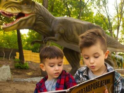 С раскопками и светящимися динозаврами: в Днепре открывается обновленный Динопарк. Афиша Днепра
