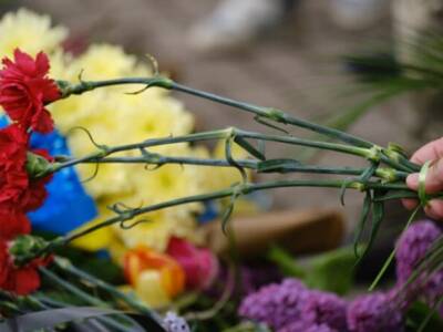 В Днепре 100-летний ветеран-фронтовик пришел возложить цветы к монументу Славы (Фото). Афиша Днепра