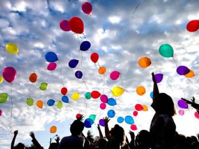 Днепрян призвали отказаться от запуска воздушных шаров на выпускных: причины. Афиша Днепра