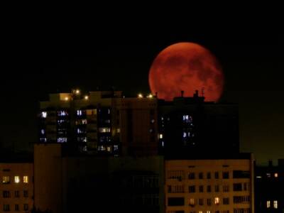 "Кровавая" луна: днепряне смогут увидеть уникальное природное явление в мае. Афиша Днепра