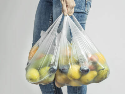 Запрет на пластиковые пакеты: сколько будем платить за экологичный вариант. Афиша Днепра
