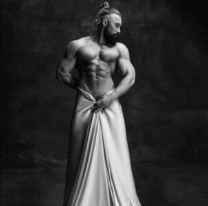 В древнегреческом стиле: актер из Днепра снялся в откровенной фотосессии (Фото). Афиша Днепра