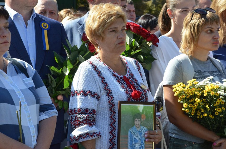 В Днепре и Украине чтят память героев – защитников независимости. Афиша Днепра