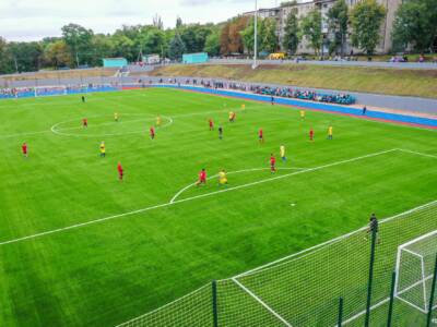 На новом стадионе в поселке Днепровское сыграли первый футбольный матч. Афиша Днепра