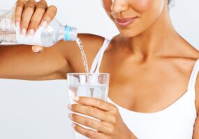 Как правильно выбирать, хранить и пить воду с пользой для здоровья. Афиша Днепра