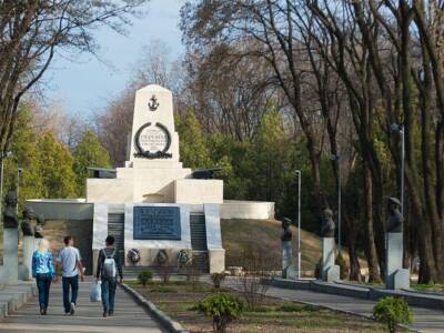 Исторический нарратив в Днепре на примере Севастопольского парка. Афиша Днепра