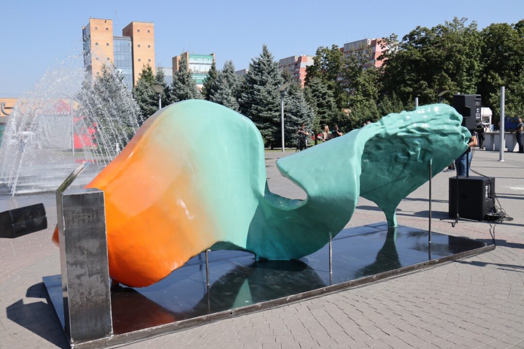 В Днепре открыли необычную скульптуру «Звуки Города». Афиша Днепра