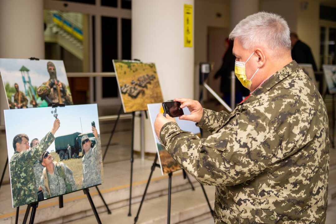 В Днепре открыли бесплатную выставку об украинской армии (ФОТО). Афиша Днепра