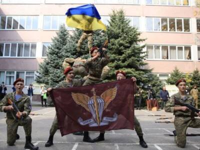 Будущие защитники Украины принесли клятву военного лицеиста. Афиша Днепра