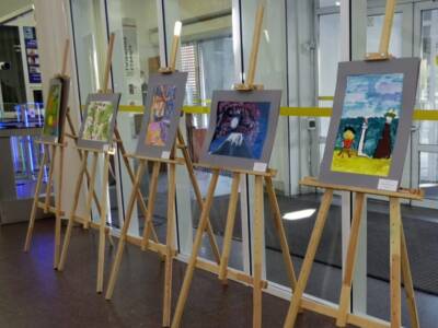 В Днепре проходит инклюзивная выставка детских картин (ВИДЕО). Афиша Днепра