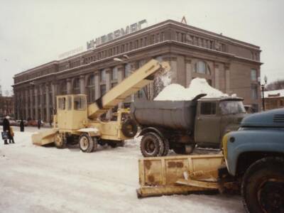 Как убирали снег в Днепре (архивные фото)
