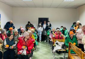 Днепровские волонтёры организовали новогодний праздник для детей-сирот. Афиша Днепра