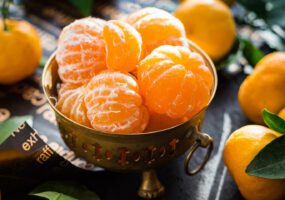 Новогодний фрукт: кому нельзя есть мандарины. Афиша Днепра