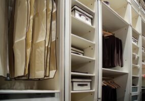 По полочкам: 7 хитростей для хранения одежды в шкафу (фото). Афиша Днепра